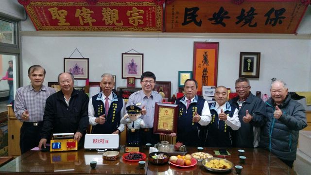 2018捐贈交通安全設備新店分局回贈獎狀等